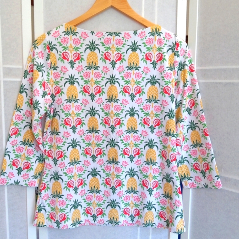 NWOT ! J. McLaughlin Pineaple Novelty Print Catalina Cloth White Top - Picture 3 of 7